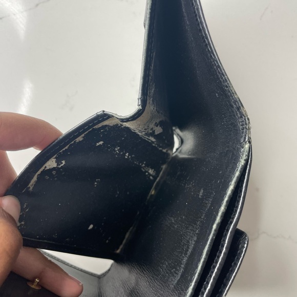 Mens Louis Vuitton wallet - Picture 5 of 6